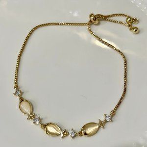 gold bracelet